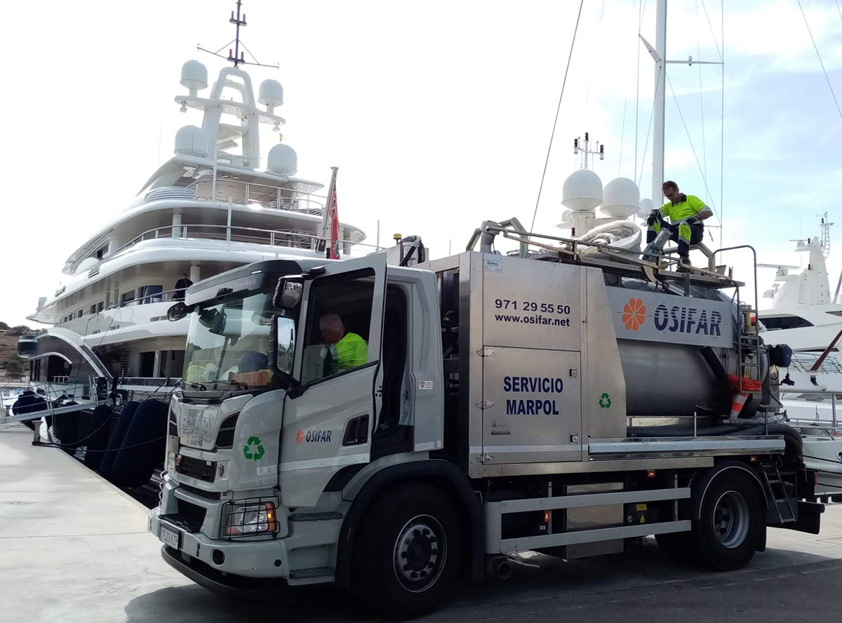 Osifar yacht tanks cleaning